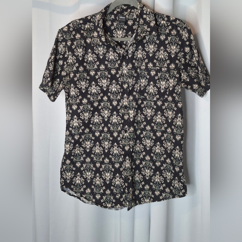 Disney Haunted Mansion Our Universe Short Sleeve Button Up Shirt M - Picture 2 of 7